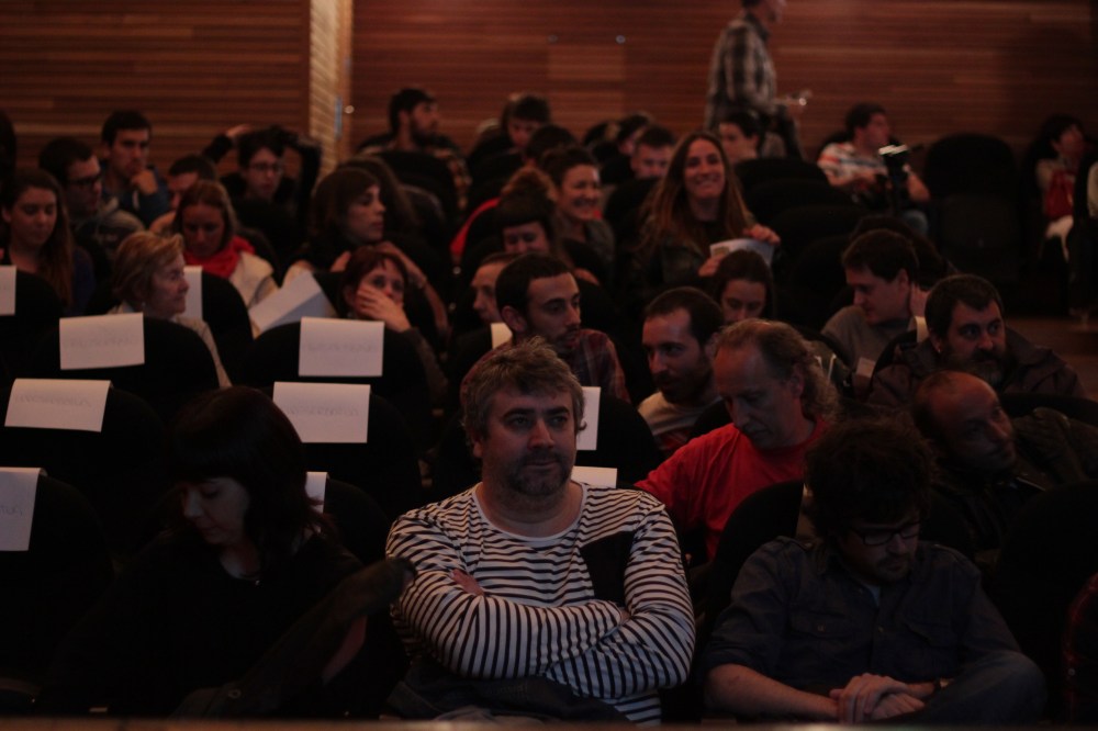 Sari banaketa ekitaldiko une bat, Arkupe jendez lepo. Argazkia: M. Blasco.